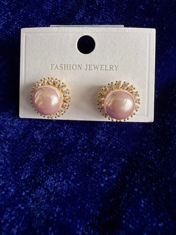 Pearl stud