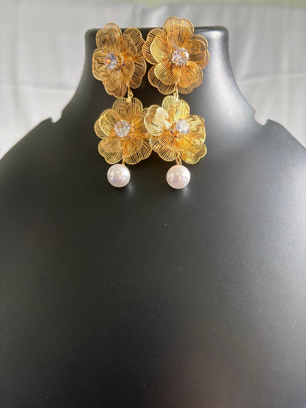 Gold floral pearl korean earring stud