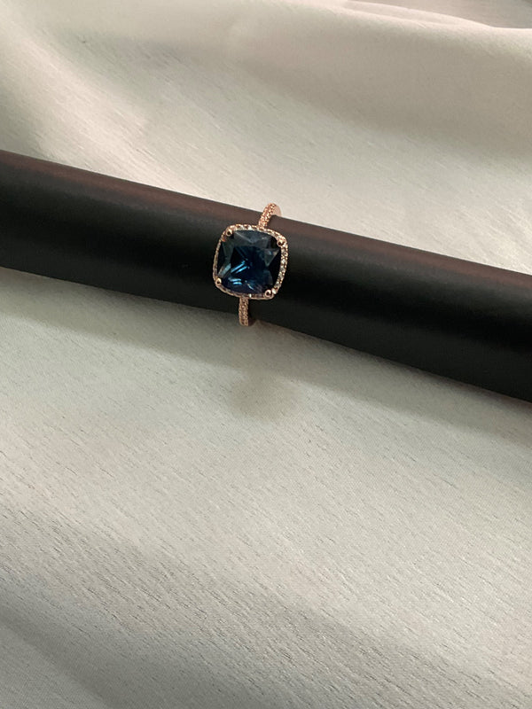 Rose gold sapphire studded adjustable ring