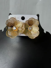 Gold floral korean earring stud