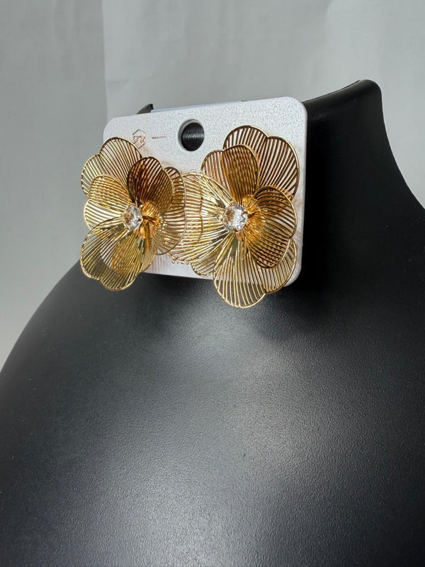 Gold floral korean earring stud