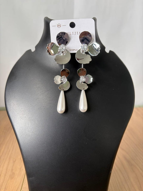 Koreans Silver floral earring